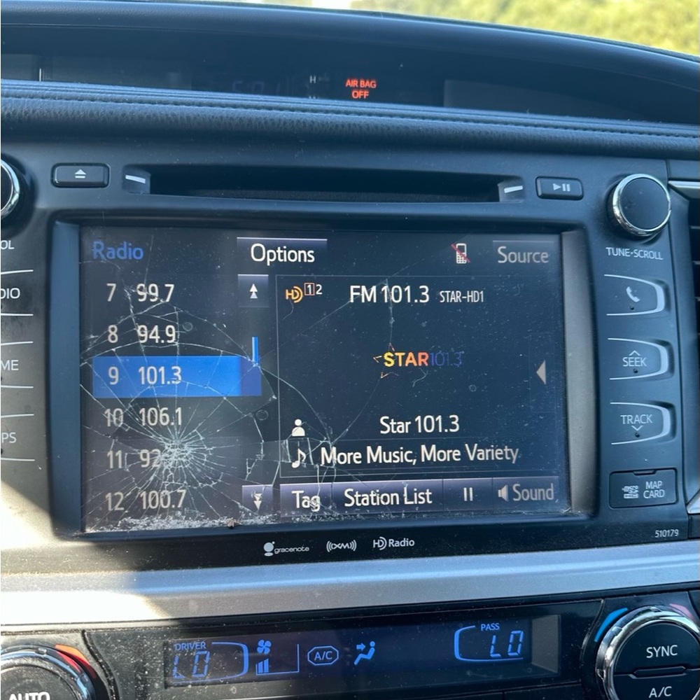 2018 2019 Toyota Highlander AM FM CD Display Radio Receiver OEM LKQ, BROKEN